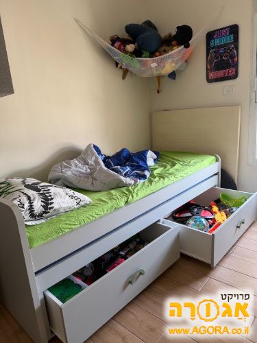 מיטת ילדים נפתחת