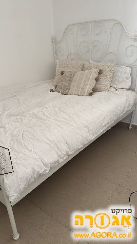 מיטה 1.4 מ' על 1.9 מ'