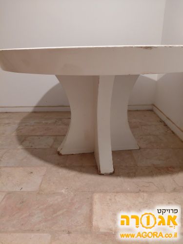 שולחן עגול