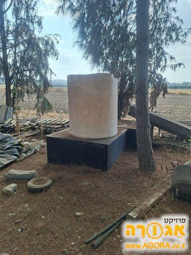 מיכל פלסטיק 1500 ליטר ומעצרה מפלסטיק