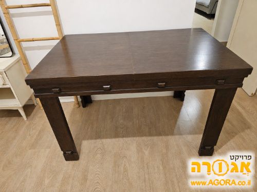 שולחן אוכל עם 6 כסאות