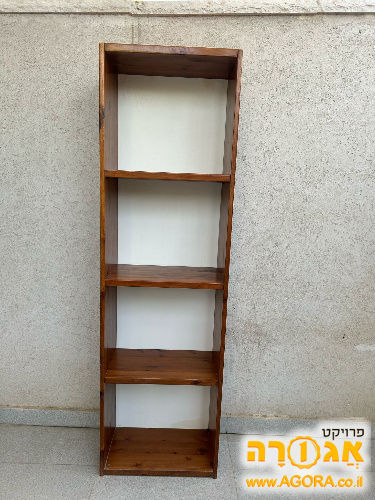 מדפים מעץ מלא