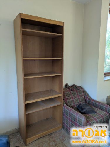 ארון מדפים
