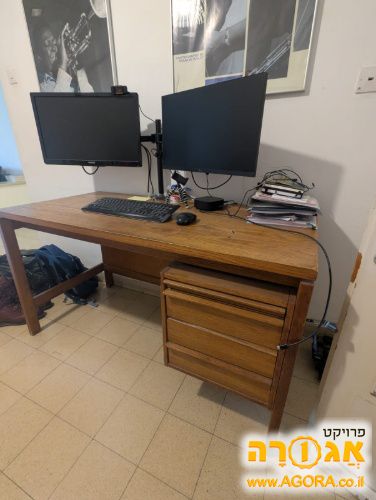 שולחן עבודה גדול!