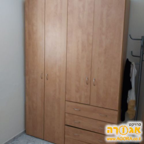 ארון בגדים 4 דלתות ו-3 מגירות מעץ