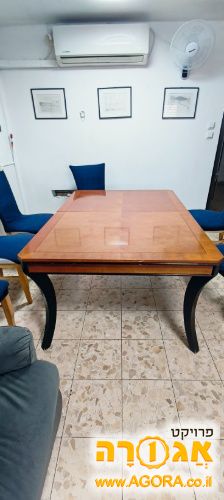 שולחן אוכל