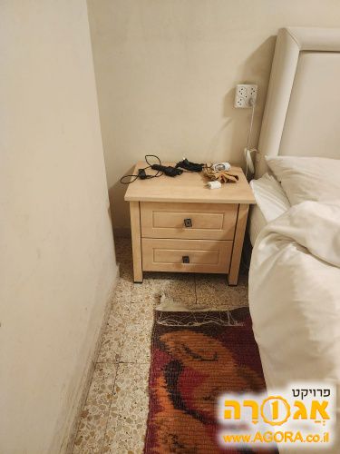2 שידות לילה תואמות