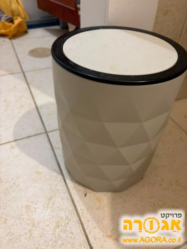 אשפתון לשירותים