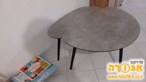 שולחן סלוני