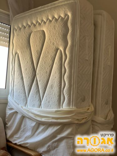 שני מזרונים