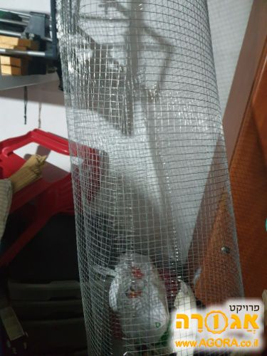 גדר מתכת באורך כמטר