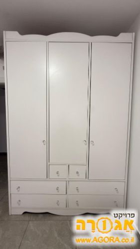 ארון בגדים
