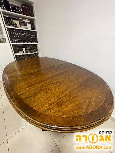 שולחן אוכל