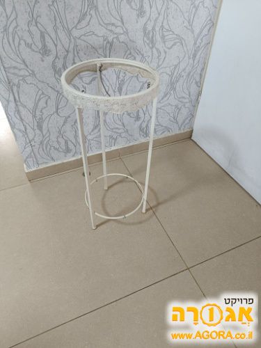 מעמד לעציץ