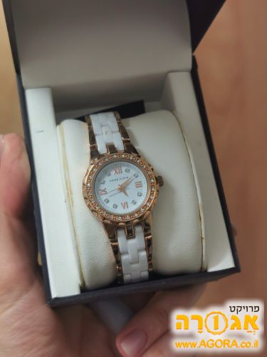 שעון יד לאישה של Anne Klein