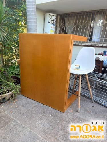 שולחן אוכל מרובע ו2 כסאות בר