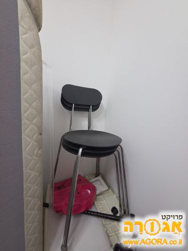 כיסאות