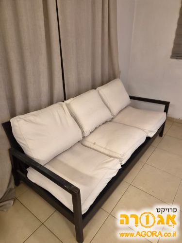 ספה תלת מושבית