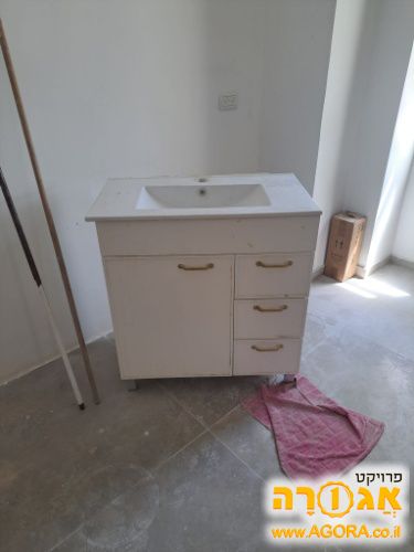2 ארונות לחדר רחצה כולל כיור