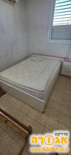 מיטה ומזרון + שידה + מראה