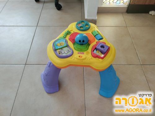 שולחן פעילות מנגן של פישר פריס