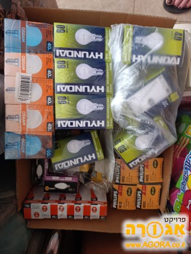 הרבה נורות ליבון שונות. חדשות באריזה