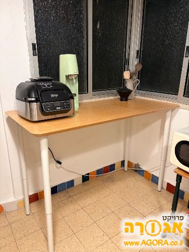 שולחן במבוק רגליים טלסקופיות מתכווננות