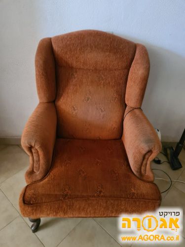 כורסת יחיד גבוהה