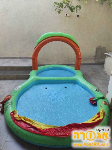 בריכה מתנפחת לחצר