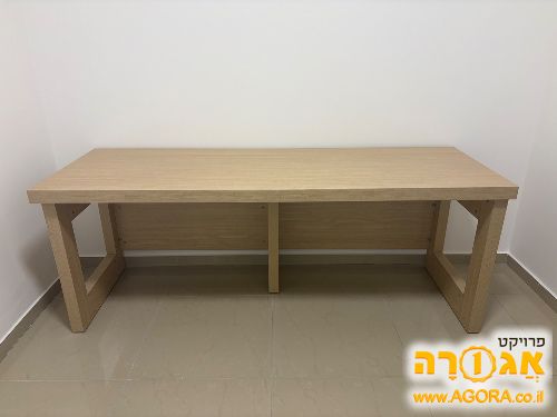 שולחן עבודה איכותי. בוצע בהזמנה אישית