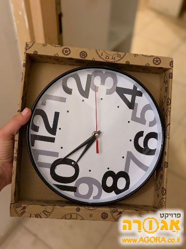 שעון קיר חדש