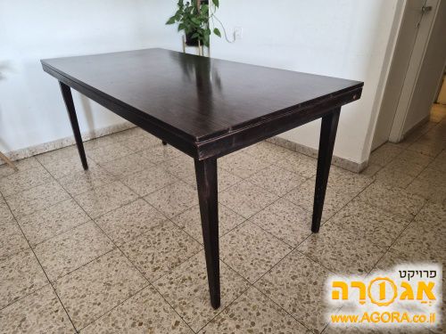 שולחן אוכל