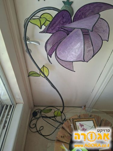 מנורת רצפה