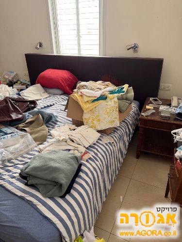 מיטה זוגית, חשמלית הולנדית. גב עור