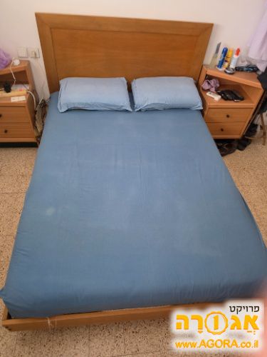 מיטה זוגית - עבודת נגרות - במצב מצוין