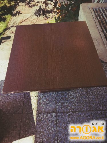 שולחן ( יש 2) מרמת השרון