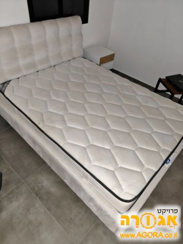 מיטה (מזרן + בסיס + ארגז מצעים+ שידות)