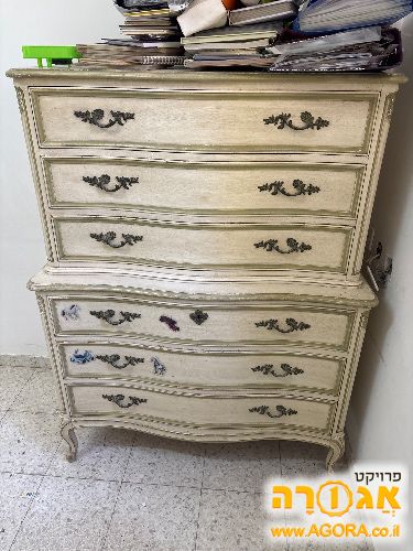 שידה גבוהה