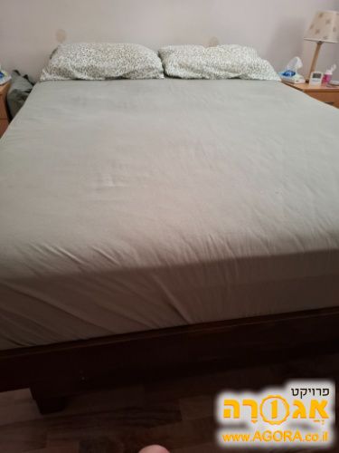 מיטה זוגית עם ארגז ומזרון