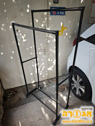 מתקן תלייה עדין לבגדים