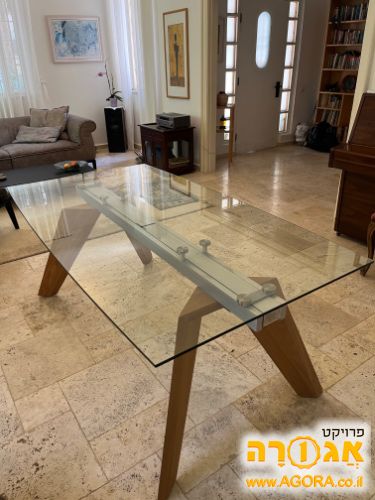 שולחן זכוכית