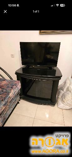 מזנון קטן שחור עם אחסון
