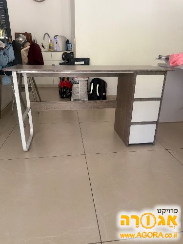 שולחן כתיבה