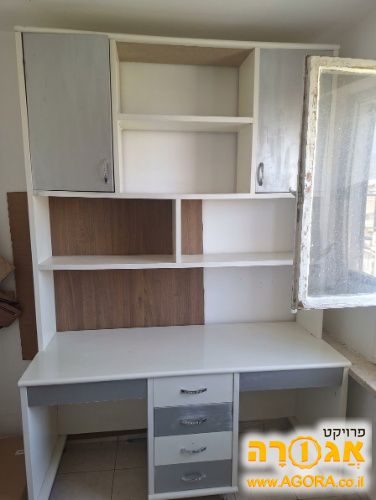 שולחן כתיבה