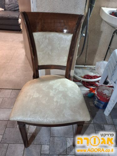 כסאות