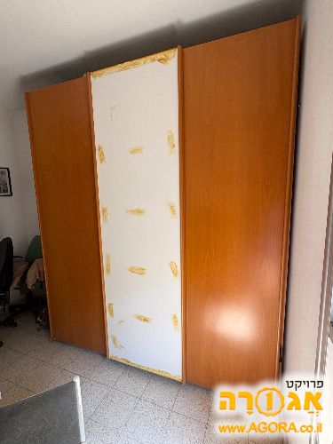 ארון גדול 3 דלתות מסילה