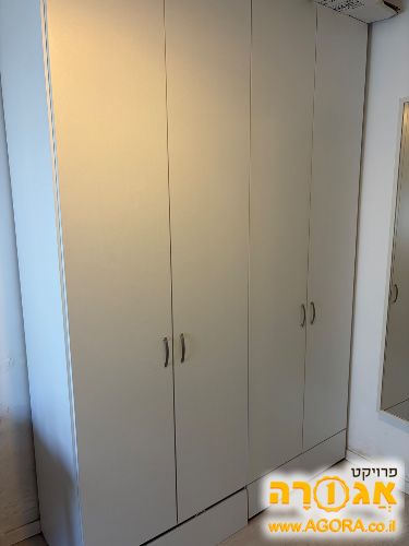 ארון בגדים