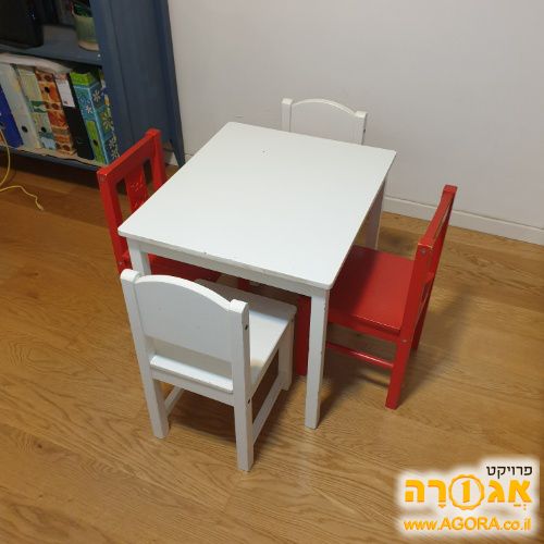 שולחן וכסאות לפעוטות
