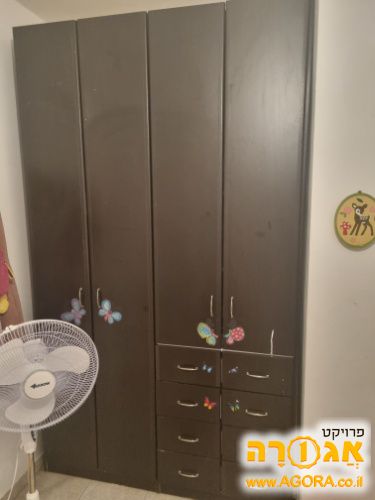 ארון בגדים