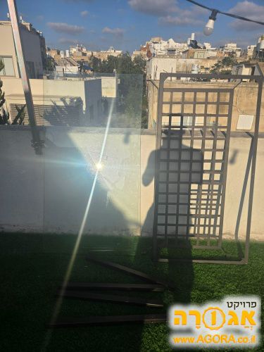 שולחן זכוכית